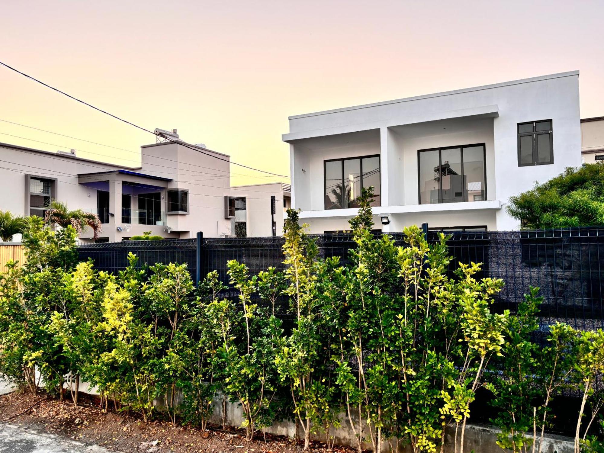Maison Mont Choisy - One Or Two Bedrooms Apartment Trou aux Biches Exterior foto